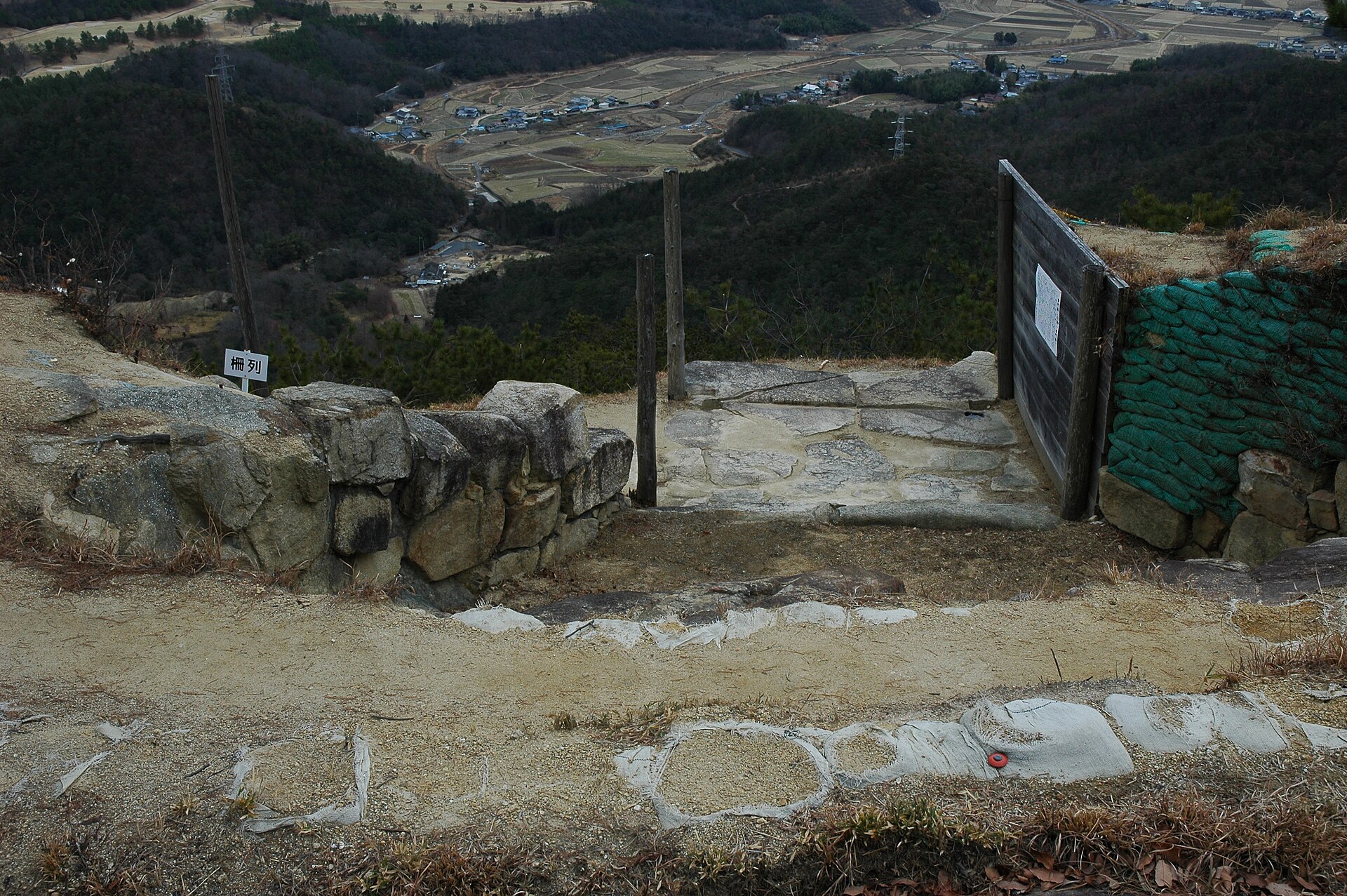 鬼ノ城の東門跡