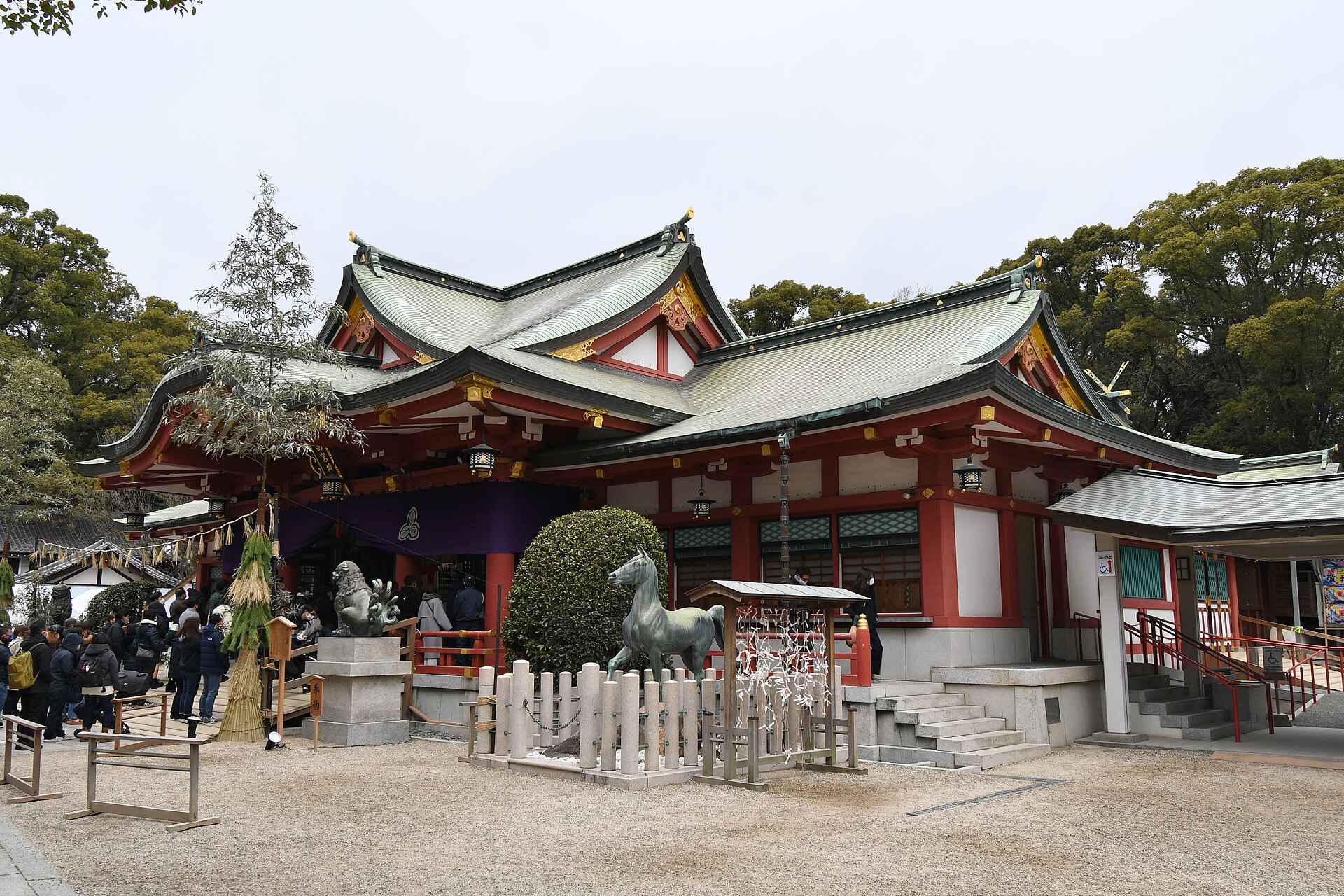 西宮神社の拝殿