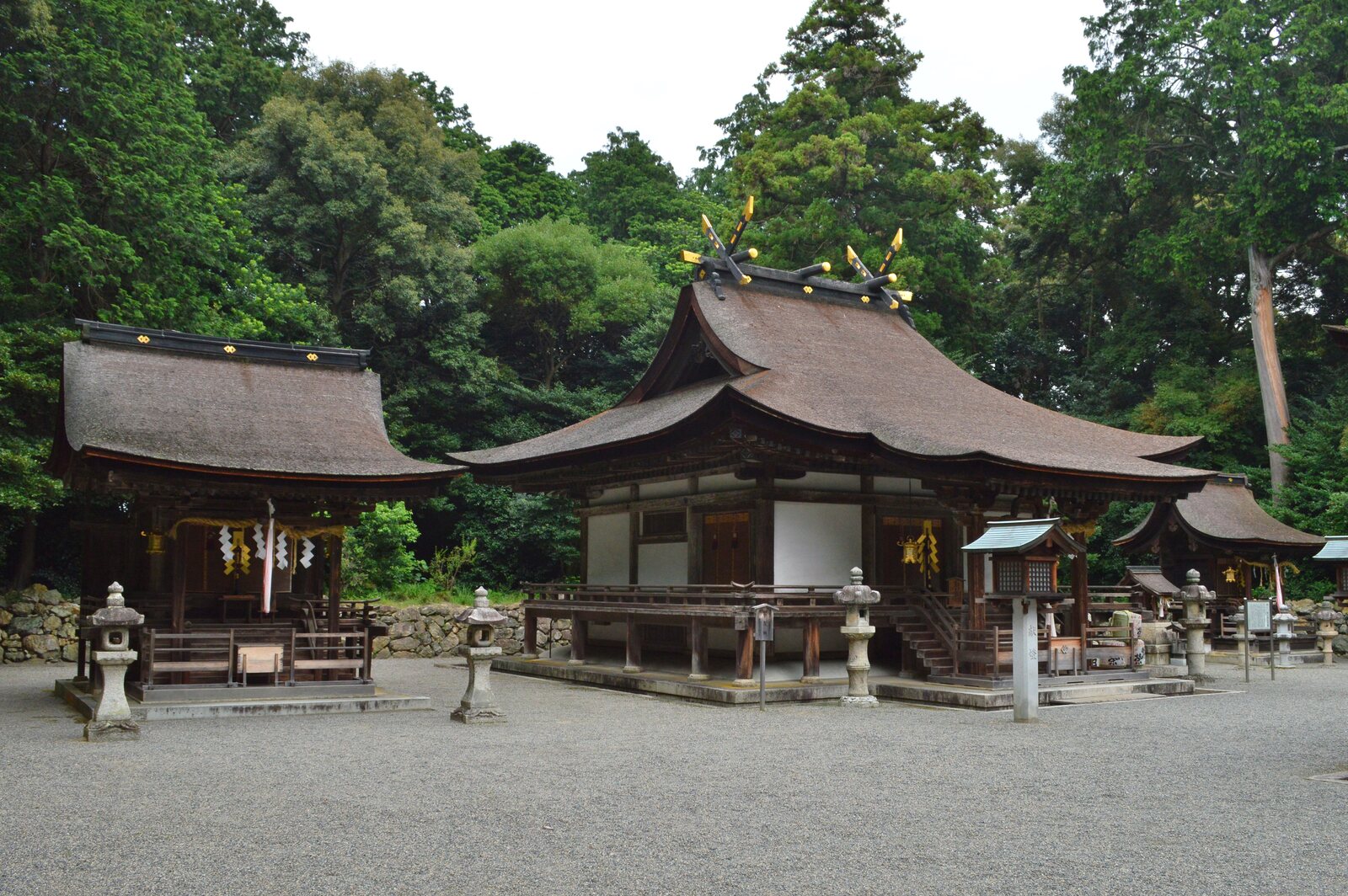 御上神社の境内