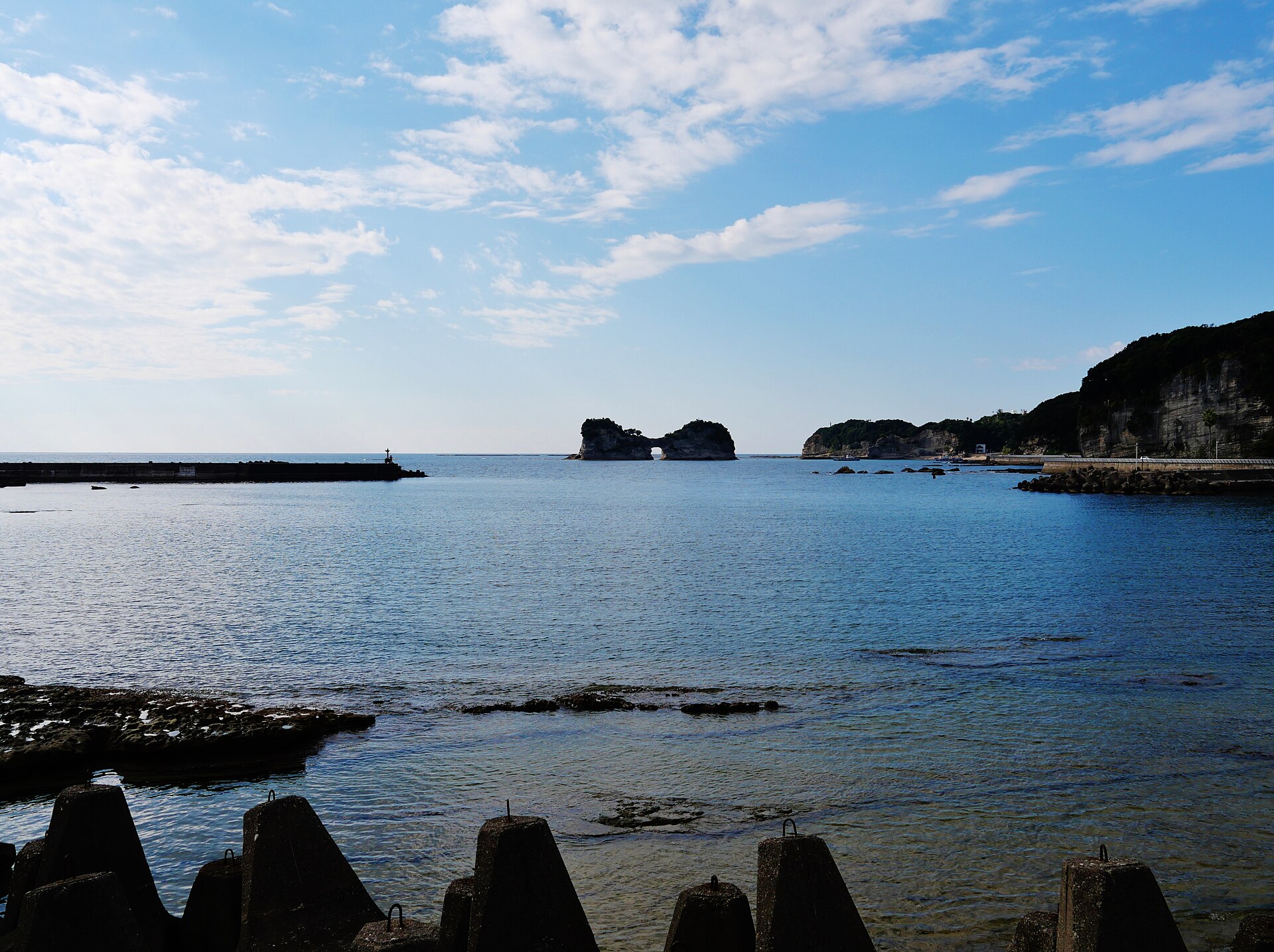 円月島