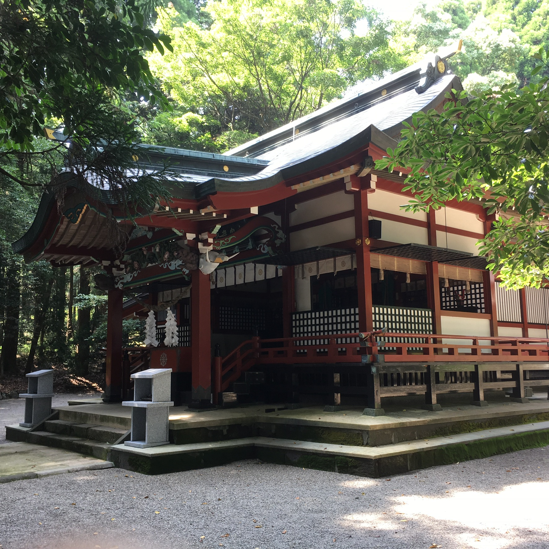 霧島東神社の社殿全体