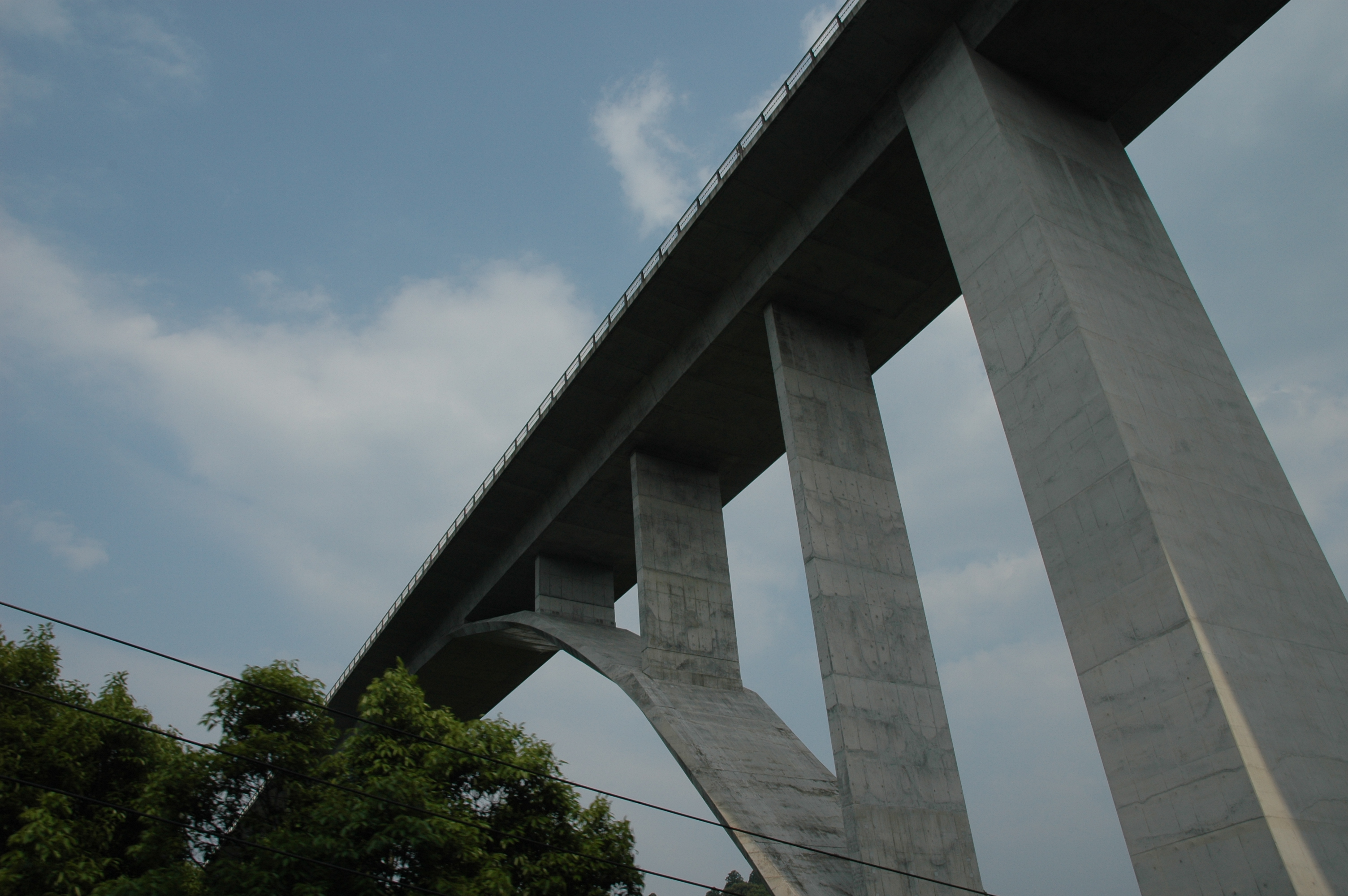 高千穂峡にかかる高千穂大橋の橋脚