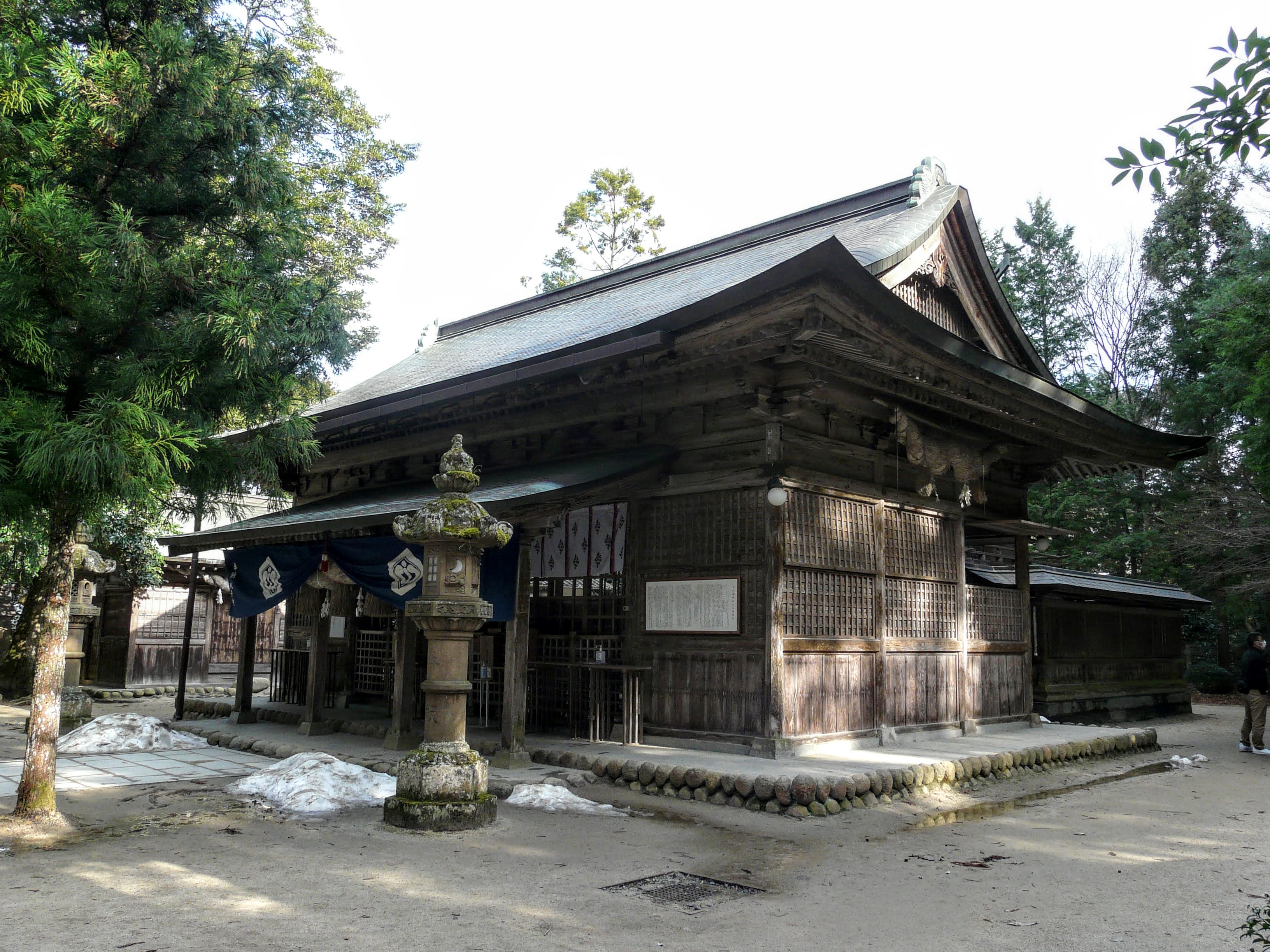 玉作湯神社の拝殿正面
