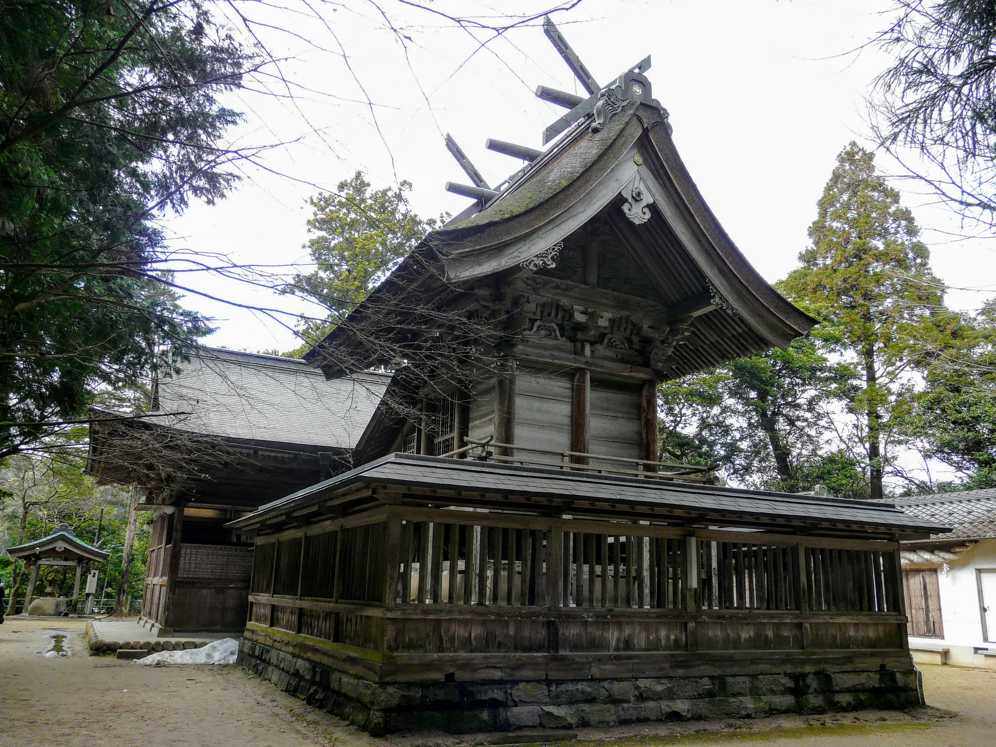 玉作湯神社の本殿
