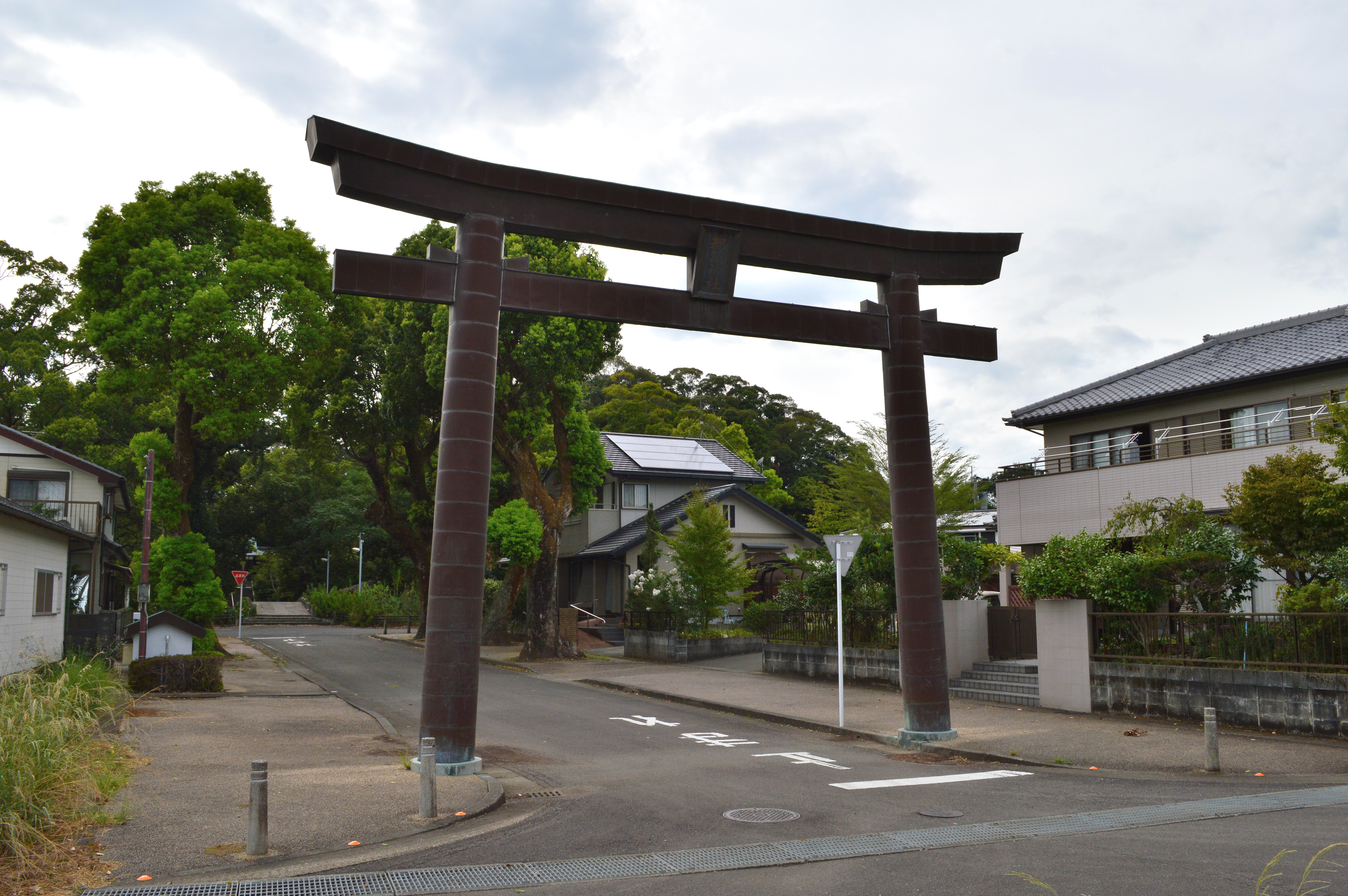 都萬神社の一の鳥居