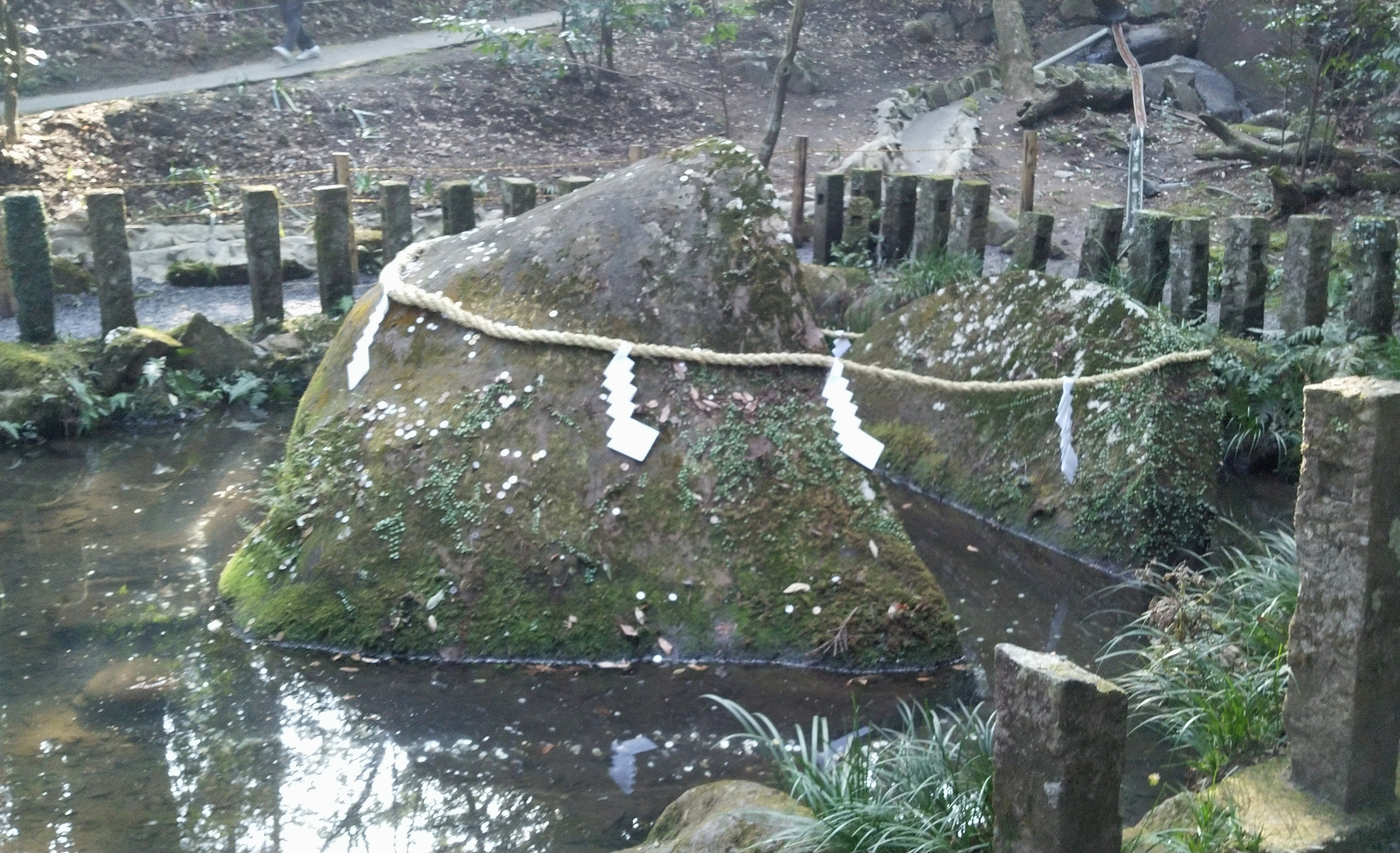 東霧島神社の神石全景