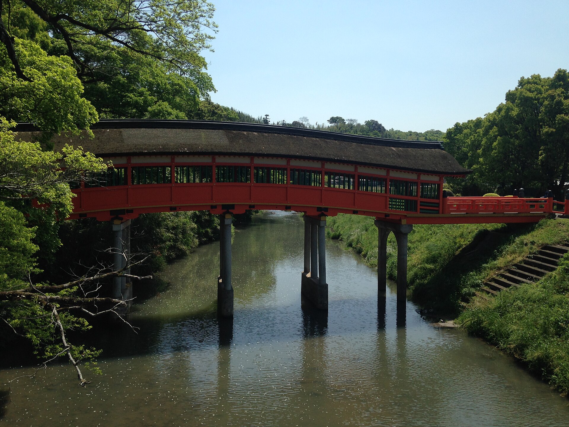 宇佐神宮の依網川に架かる呉橋
