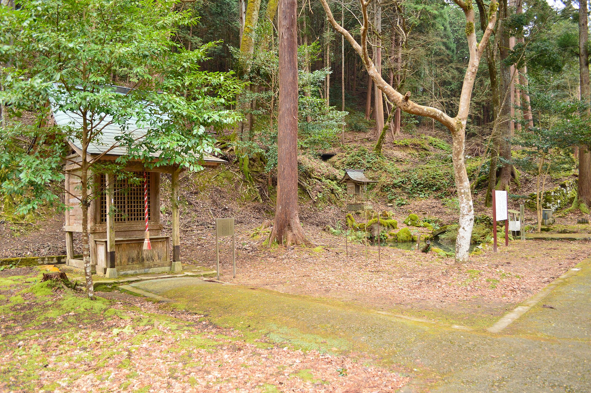 養父神社の境内社