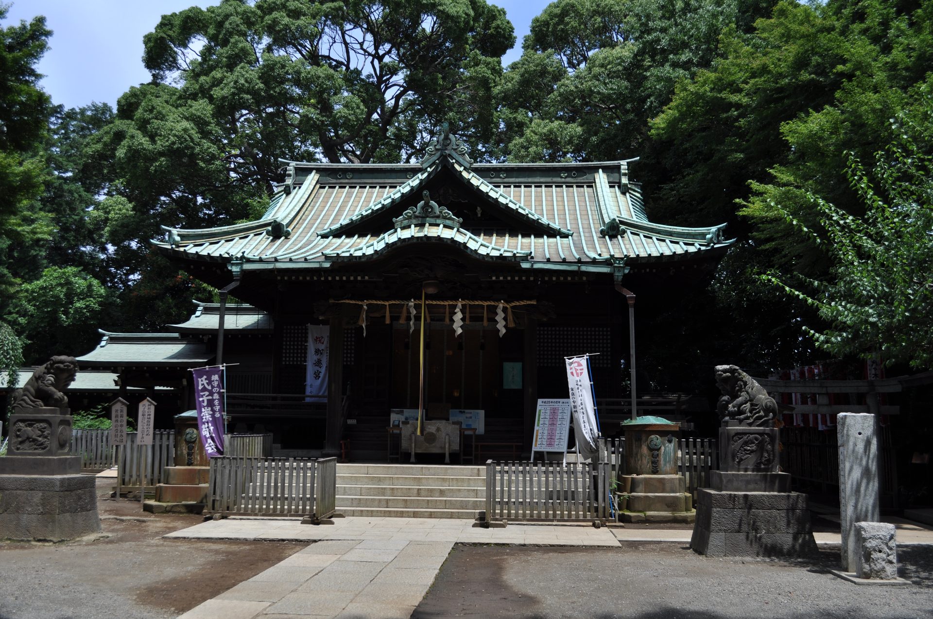 代々木八幡宮の拝殿正面